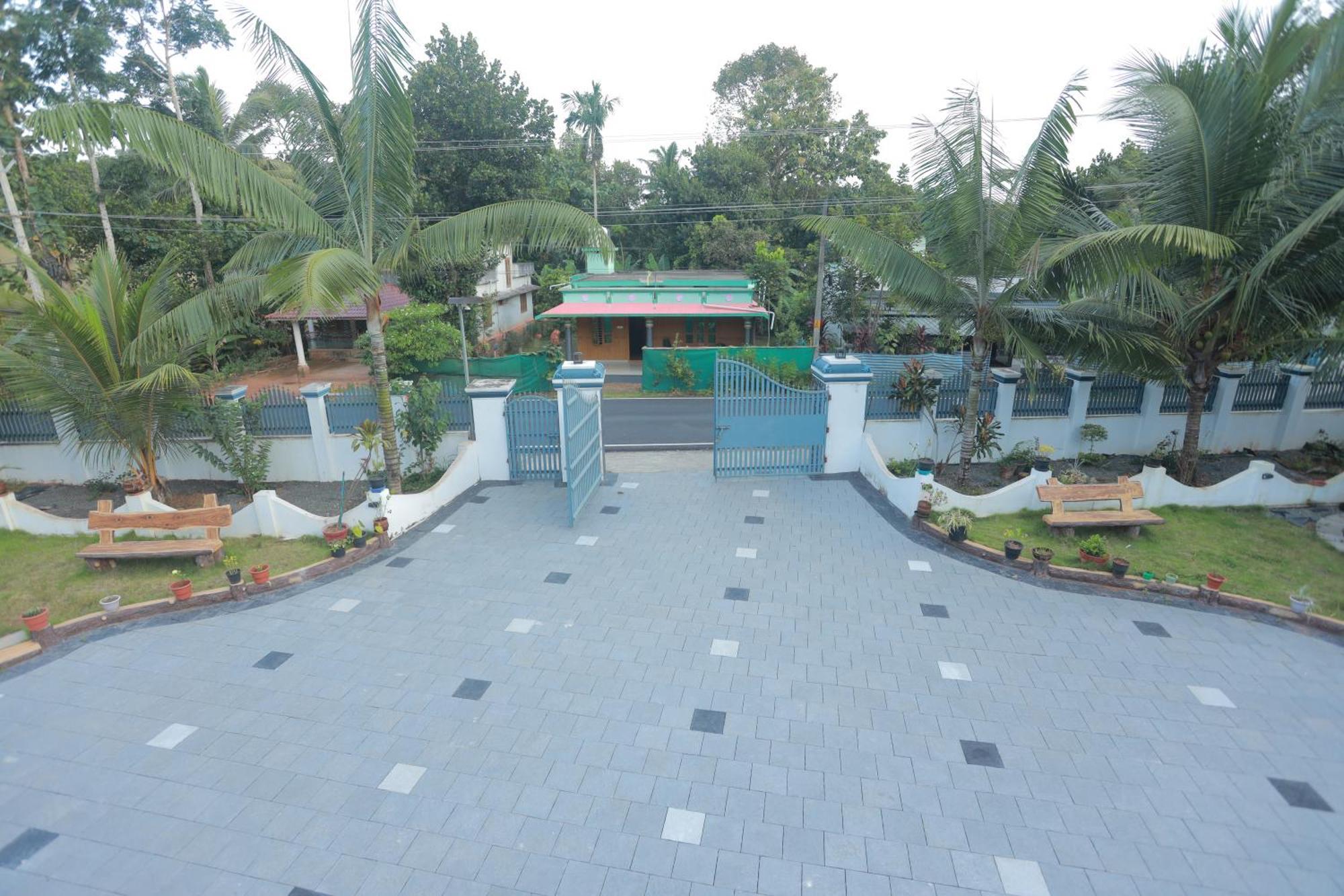 Gilead Holliday Hotel Tamarakulam ภายนอก รูปภาพ